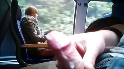 નોકરડી સફાઈ દરમિયાન અટવાઇ જાય છે અને લોડ ગુજરાતી સેકસી ફીલમ મેળવે છે