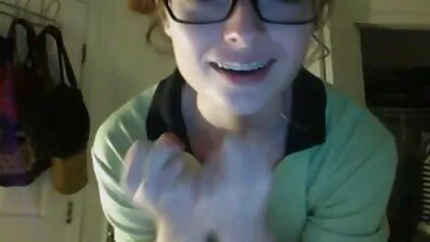 પરિપક્વ પત્ની તેના સામે મિત્ર સાથે પતિને બદલે છે સેકસી ભાભી