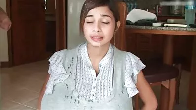 જ્યારે કાળો પાડોશી તેના પતિ કામ ફુલ સેકસી પર હોય ત્યારે તેની સાથે સૂવાની ભૂલ કરે છે