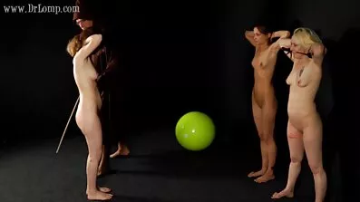 19 વર્ષની છોકરીઓ પ્રથમ વખત ધૂમ્રપાન કરે છે અને ઈંગ્લીશમાં સેકસી વીડિયો પ્રથમ વખત સ્ટ્રેપન પહેરે છે