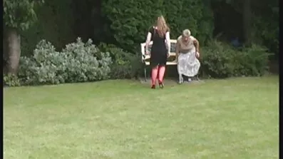 ગૃહિણી નૃત્ય મરાઠી સેકસી વીડિયો સ્ટ્રીપ્ટેઝ એકલા