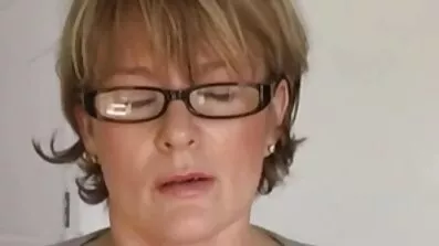 પલંગ પર, મારે મારા પગ ફેલાવવા ગુજરાતી સેકસી વિડિયો પડ્યા.