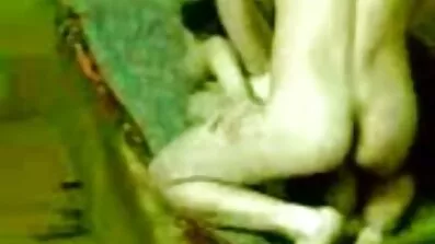 મેં એક નવા વિદ્યાર્થીને અમારી યુનિવર્સિટીમાંથી એક સરસ સેકસી વીડિયો બીપી ગુજરાતી ગધેડા સાથે પથારીમાં ખેંચી લીધો