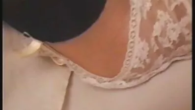 બિલાડી ખાય પછી, તે હજુ યોગા સેકસી વીડીયો પણ કેન્સરથી ચુંબન માંગે છે