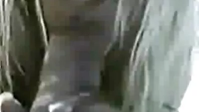 રશિયન વિદ્યાર્થી પીણાં બીયર અને ભજવે સેકસી વીડીયો બીપી ઓપન સ્નો ગર્લ