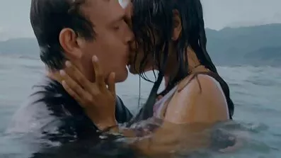 સંપૂર્ણ શ્યામા તેના શ્રેષ્ઠ મિત્ર સેકસી વીડીયો સેકસી વીડિયો ચુંબન કર્યું