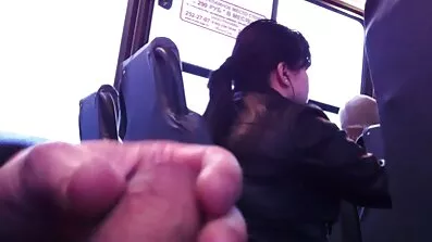 કેટલાક કારણોસર તે પડોશીઓને સાંભળવા માંગે છે અને તે કેવી રીતે સેકસી વીડિયો ગડબડ કરે છે તે જોવા માંગે છે