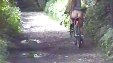 દાઢીવાળા માણસ તેની ગર્લફ્રેન્ડના ગંદા સેકસી વીડિયો ડાઉનલોડ પેન્ટીઝ દ્વારા ચાલુ છે