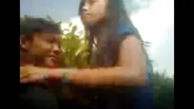 લેટેક્સમાં સુંદર સેકસી ઓપન વીડિયો ગધેડામાં જુસ્સાથી લે છે