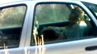 શુક્રવારે રાત્રે ઘરના યાર્ડમાં તેણે તેના મોંમાં ચિકન મૂક્યું બીપી સેકસી ગુજરાતી