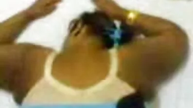 તેના 18 વર્ષના સેકસી ગુજરાતી સાવકી બહેન સાથે હસ્તમૈથુન કરતા પકડાયા