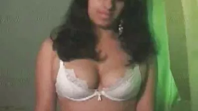 છોકરીની કાર તૂટી ગઈ, કાર સાથે સમસ્યાઓ ઉકેલવા માટે મારે ગેરેજ માલિક સેકસી વીડિયો ગુજરાતી સેકસી પર આધાર રાખવો પડ્યો