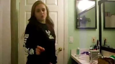 મિયા બંદિની એક માણસ ઇંગ્લીશ સેકસી ફીલમ બનાવે છે