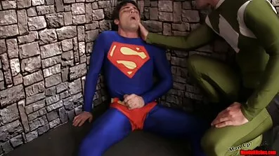 એક ભદ્ર વેશ્યા પૈસા માટે ઊંડા ગુદા મેળવે છે. ખડકો સેકસી બીપી વીડીયો સેકસી