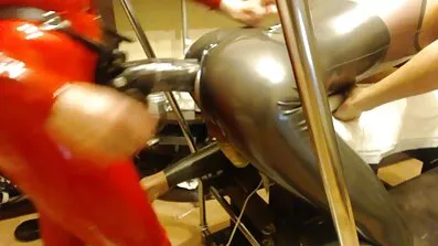 મારા સેક્સી ઇંગ્લીશ પિક્ચર સેકસી લાલ ડ્રેસમાં હવા