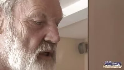 ઓલ્ગા મારા ચહેરા પર બેઠા અને સમાપ્ત. મીઠી વિલાપ સની લિયોન સેકસી વીડિયો