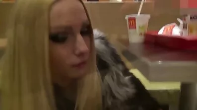 શું લાયસન્સ વિના પેન્ટીમાં ફરવું ઠીક છે?! સેકસી ઓપન વીડિયો