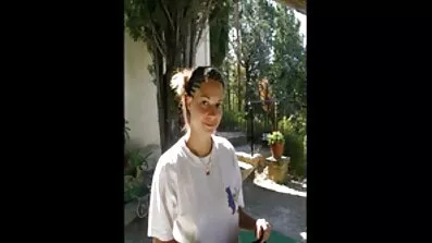 તેમણે કોલેજમાંથી એક વાછરડાને ઉઠાવી અને તેને સેકસી ગુજરાતી એચડી 2020 કારમાં ચુંબન કર્યું.