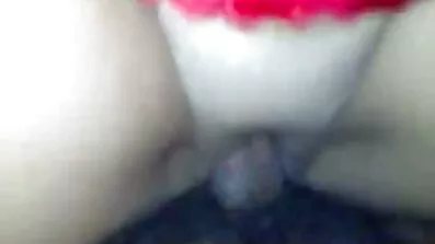 ગ્રાહકના દેશી સેકસી સભ્ય દ્વારા નિયંત્રિત ફાટેલા જીન્સમાં વેશ્યા