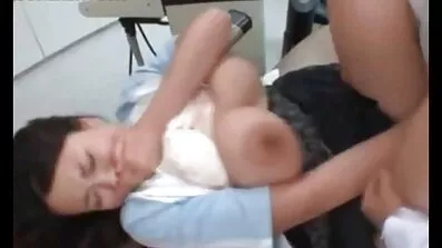 છોકરી મારા પુત્ર પીછો, જે પછી હું મારા પેટ પર સેકસી બીપી મુવી કમ