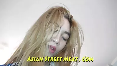 છોકરાઓ સેકસી ફુલ એચડી વીડીયો પૂલ રમ્યા અને સ્ટ્રિપર માટે પૂછ્યું.