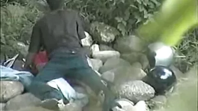 ફેટિશ-ગર્લફ્રેન્ડ હેલેન સ્ટોકિંગ્સમાં સેકસી બીપી પીચર