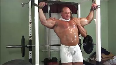 ગડબડ અને કૂતરીની જેમ ચુંબન સીલપેક સેકસી વીડિયો કર્યું.