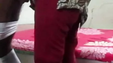 સફેદ બિલાડી બટન એચડી સેકસી વીડિયો બીપી ચુંબન એક શ્યામા