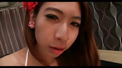 ક્લબમાંથી પરત ફરતા નશામાં સાવકી બહેનને ત્રીપલ એક્સ સેકસી બીપી વીડીયો મળો