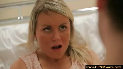 શુક્રાણુ ગળી જાય છે, કારણ કે તે હોઠ પર અને ટાઇટ પર સળંગ ઘણી વખત સમાપ્ત થાય સેકસી વીડિયો બીપી એચડી છે