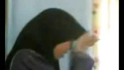 મેં મારી બહેનને સૂવા માટે સેકસી બીપી ઉપયોગ કર્યો.