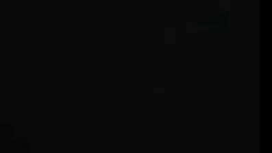 ટીન સેકસી વીડીયો હિન્દી સ્ખલન કરે છે, તેના ગધેડાને ખેંચે છે અને અંદર સ્ખલન કરે છે