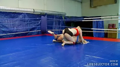 તેના પેન્ટીઝ સંકેત આપ્યો કે તે સેકસી વીડીયો ચાલુ કરો સેક્સ કરી રહી હતી