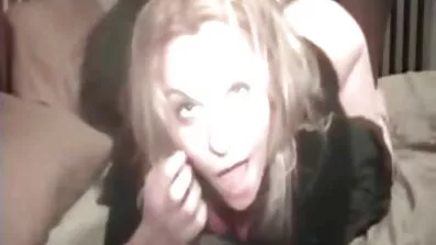 ચુસ્ત ગધેડામાં સેકસી વીડીયો ખુલ્લા ગુદા પ્લગ સાથે સ્ટોકિંગ્સમાં ફિટનેસ મોડેલ