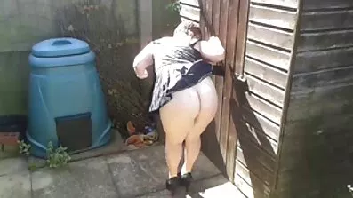 હું અમારા ઘરમાં કામ કર્યા પછી મારી પત્નીને ચુંબન કરવા ત્રીપલ એક્સ વીડીયો સેકસી જઈ રહ્યો છું