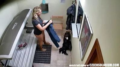 શેરીમાં શિંગડા હોસ્પિટલ સેકસી વીડિયો દંપતી સેક્સ માણતા, છોકરી ટોટી ચૂસે છે અને ડોગી સ્ટાઇલ આપે છે