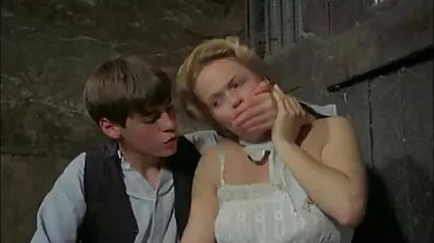 20 વર્ષની સાવકી પુત્રી કામ પર જવા ગુજરાતી ફુલ સેકસી વીડિયો માટે તેની મમ્મીને પસંદ કરે છે