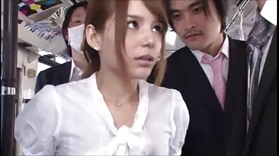 ટ્રિપલ હેન્ડ! સેકસી વીડિયો બીપી પીચર 3 હાથ પર એક બિલાડી બનાવવા એક છોકરી ખુશ